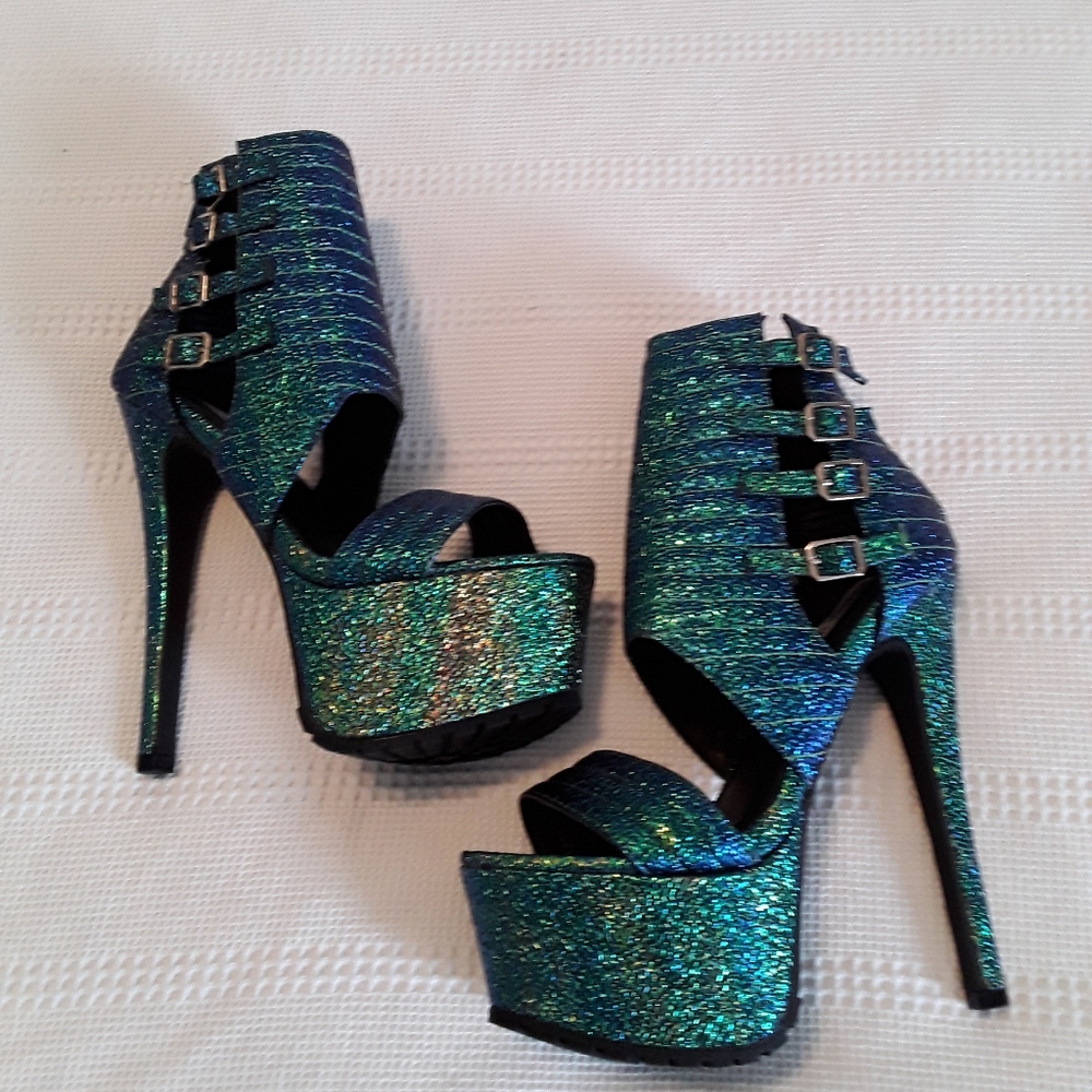 Steve Madden Mermaid Irridescent Stilletos, Jumpoff